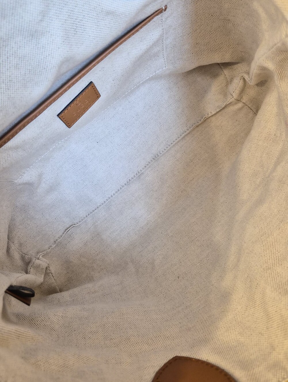 Authentic Gucci Horsebit 1955 bag featuring beige and brown oversized GG canvas - Picture 9 of 14